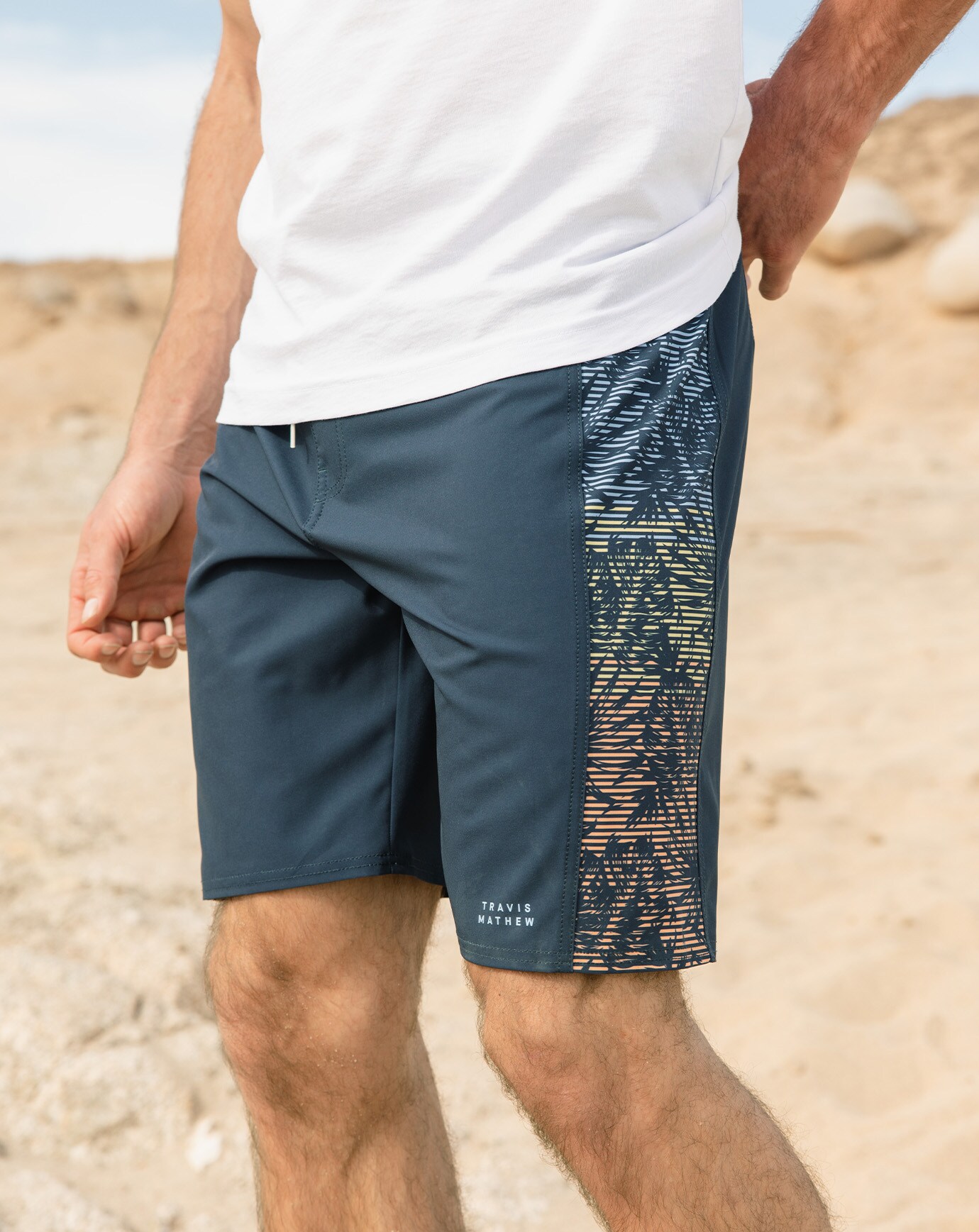 BEACH BREAK BOARDSHORT Image Thumbnail 4