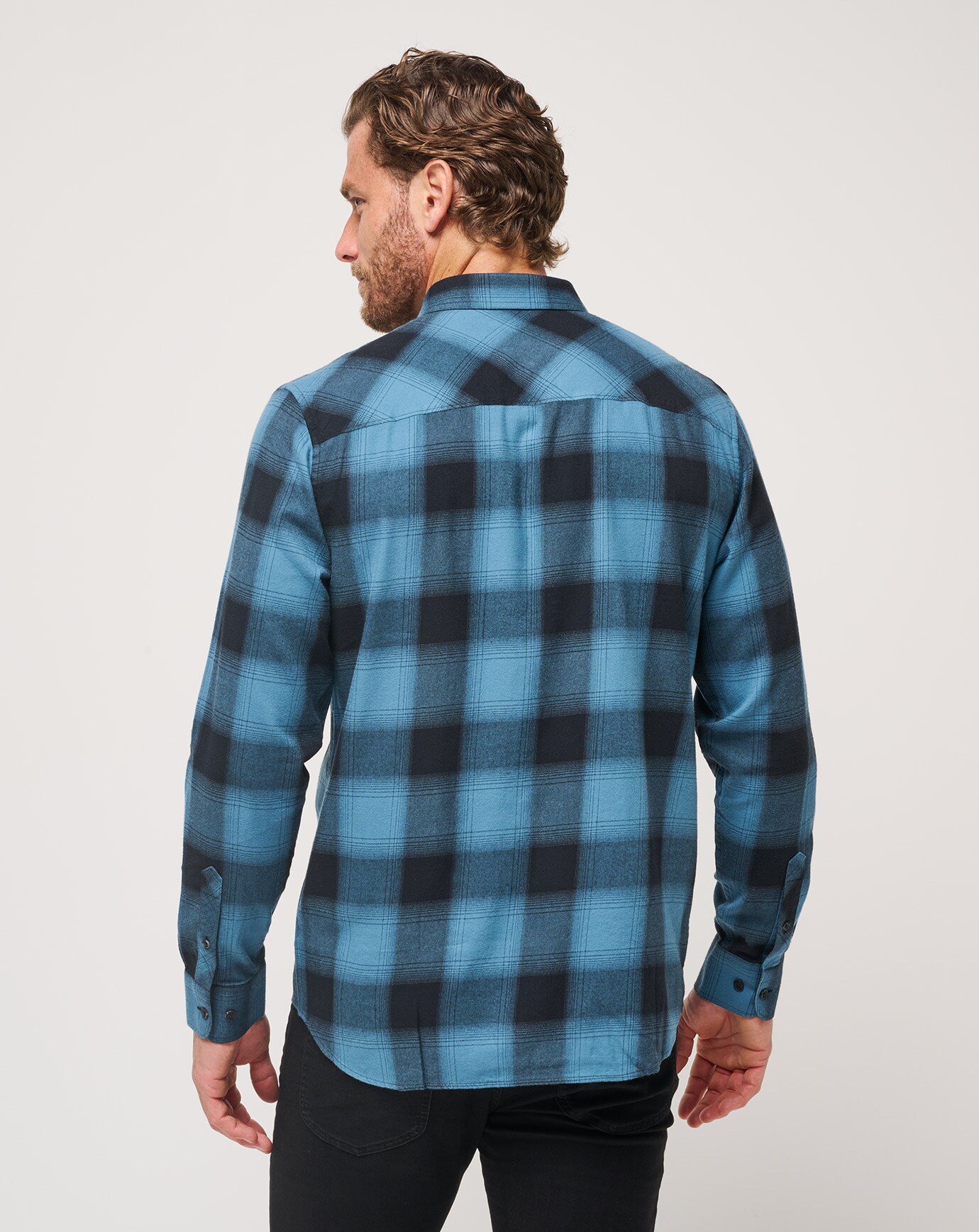 CLOUD FLANNEL PLAID BUTTON-UP Image Thumbnail 3