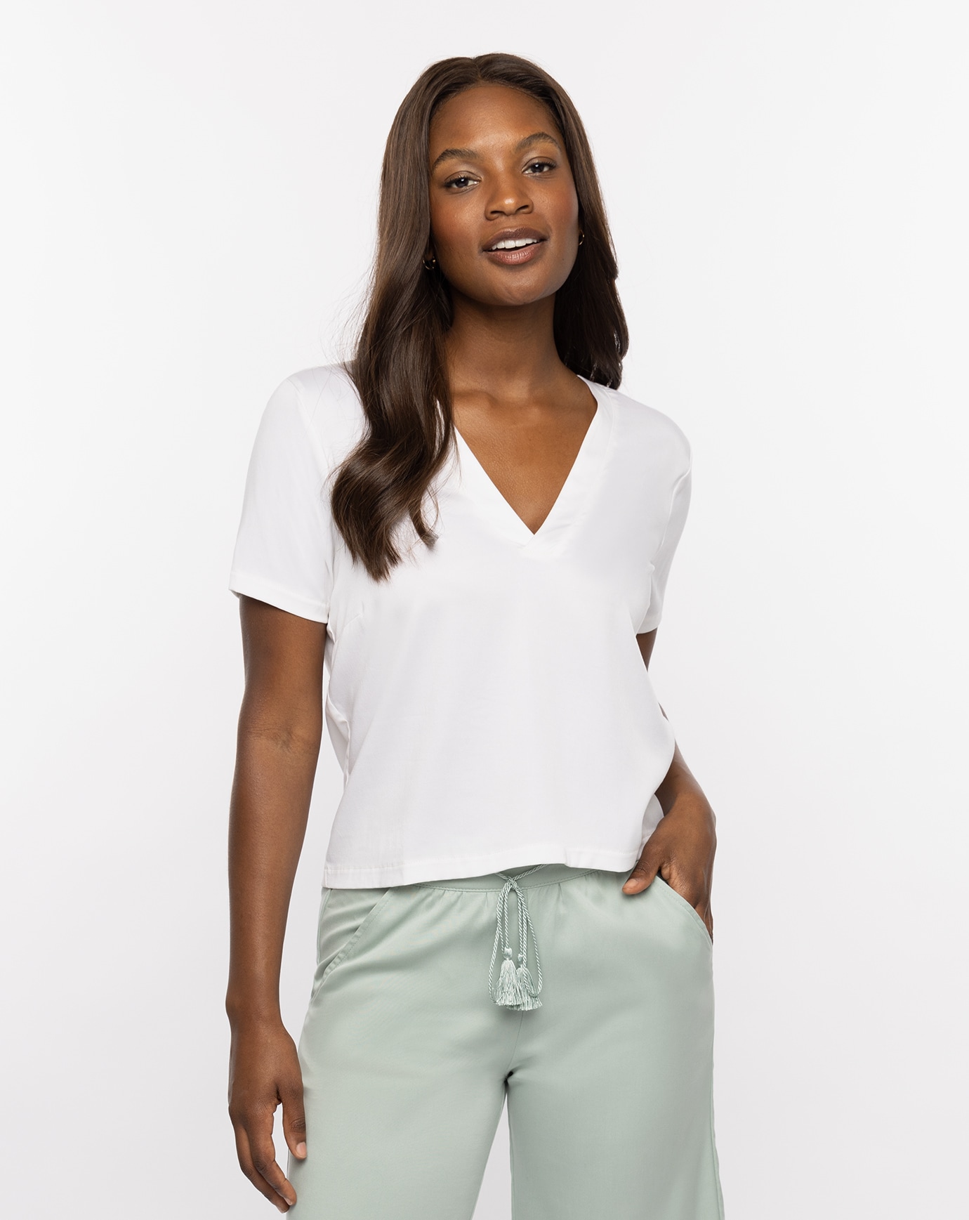 CHASE THE LIGHT V-NECK TOP_1LC023_1WHT_