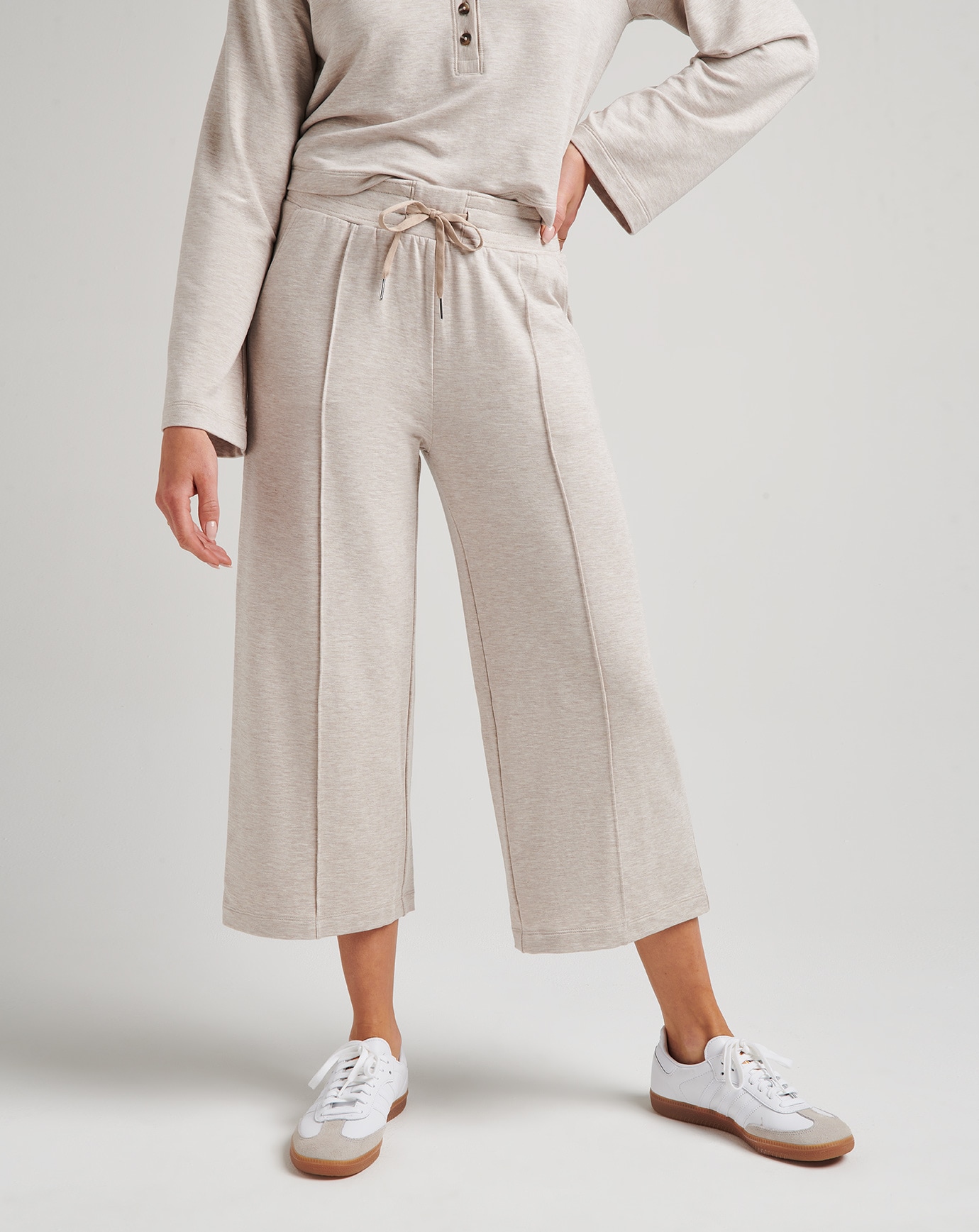 STUDIO CITY CLOUD FRENCH TERRY PANTS | TravisMathew STUDIO CITY CLOUD FRENCH TERRY PANTS | TravisMathew