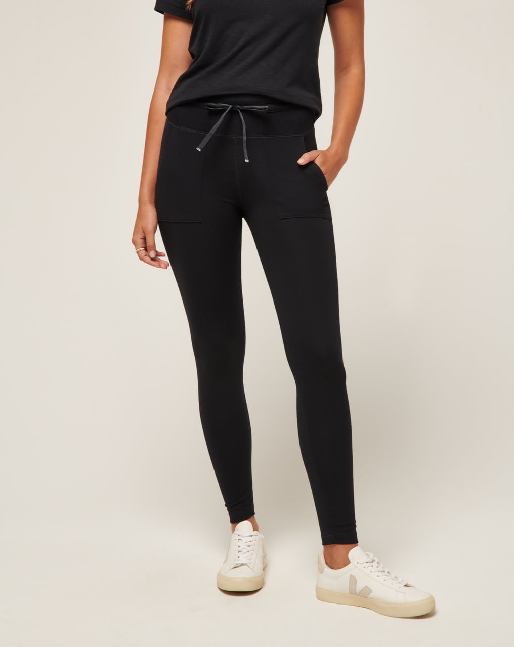 Nike Go Women's Firm-Support Mid-Rise Cropped Leggings with Pockets.  Nike.com