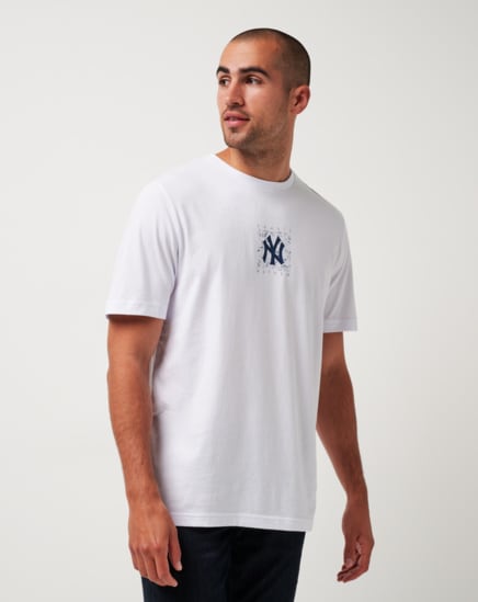 NEW YORK YANKEES IN THE DUGOUT TEE Image Thumbnail 1