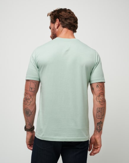 HYPNOTIC BREEZE TEE | TravisMathew